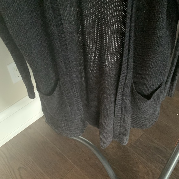 Women’s American Eagle Sweater - Picture 3 of 5